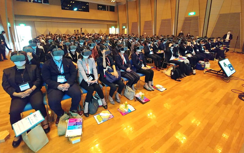 第24回 日本救急看護学会・学術集会 看護領域初、VR100台同時接続の大規模セミナーを実施。あまりの臨場感に会場から感嘆の声が多数！